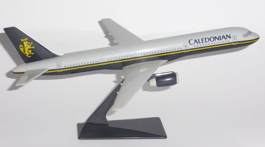 WOOSTER W164 CALEDONIAN AIRWAYS 757-200 1:200 SCALE PLASTIC SNAPFIT MODEL 